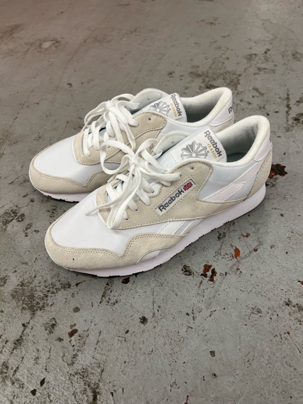 Reebok White & Beige Low-Top Sneakers
